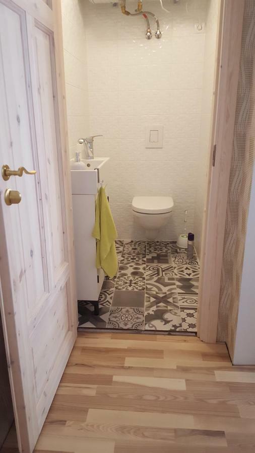 Roosi Apartment Parnu Bagian luar foto